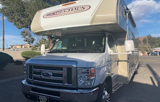 2018 Coachmen RV Leprechaun 310BH Ford 450