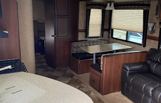 2015 CrossRoads RV Zinger ZT32QB