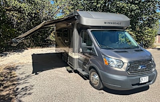 Wonderful Winnebago Fuse! Very Clean Low Miles