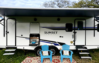 THE TEXAS KING! 2021 CrossRoads RV Sunset Trail