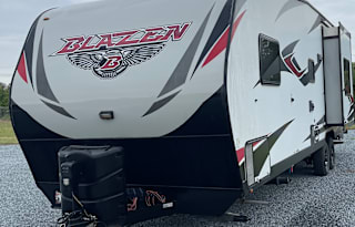 2019 Pacific Coachworks Blazen 28FS