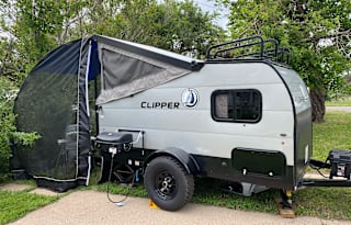 Cozy Lightweight Camper for Two!