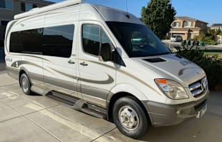Practically NEW Mercedes Benz Winnebago ERA