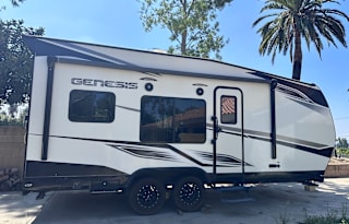 Genesis Toy Hauler Half-ton towable