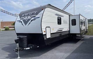 2022 Palomino Puma 32BHQS
