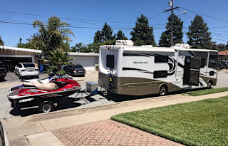2015 Moon Dancer Pet Friendly RV Rental With Bunk Beds 4 TV's