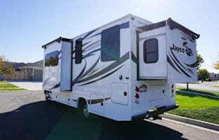 2020 Jayco Melbourne 24 Offers Guaranteed Rentals