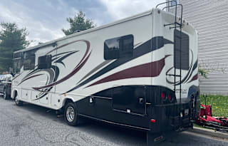 2016 Forest River Georgetown 351DS (Large Family)
