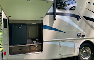 2017 Thor Motor Coach ACE 29.4