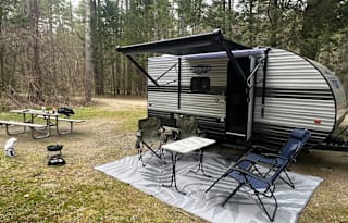 Lightweight trailer perfect for family getaway!