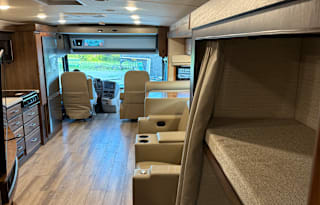 Gianna's 2021 Winnebago Forza 38W Diesel