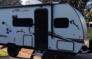 2024 FOREST RIVER RV CHEROKEE WOLF PUP BLACK