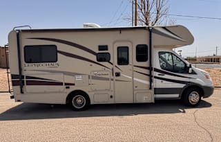 2018 Coachmen Leprechaun