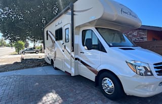 2018 Thor Motor Coach Four Winds 24C