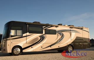 2018 Thor Motor Coach Miramar 37.1