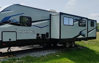 NEW 2023 Forest River Cherokee Alpha Wolf 33BH-L