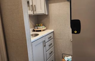 F2022 CONVENIENT & EASY TO DRIVE RV!!! MIRAMAR