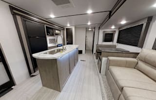 Luxury 2-Bedroom Camp Trailer | Keystone Hideout