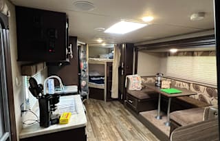 2016 Cherokee Grey Wolf Bunkhouse (pet friendly)