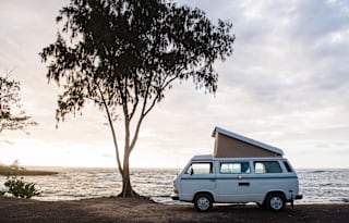 Hawaii Camper Van! Classic VW Pop-Top 5 minutes from Honolulu Airport on Oahu
