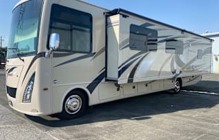 2017 Thor Motor Coach Windsport 34F-GLORYA