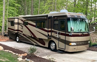 Class A Monaco  41' 4 Slides Diesel  Easy to Drive