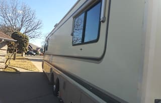 1996 Fleetwood RV Bounder 30T
