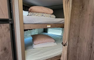 2018 Keystone Passport Grand Touring Bunkhouse