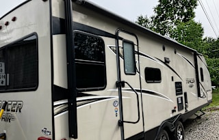 Kid and Pet Friendly Vacationland RV!