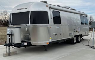 2016 Airstream international signature 27FB Twin