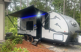 23 Cherokee Grey Wolf - Black Label Travel Trailer