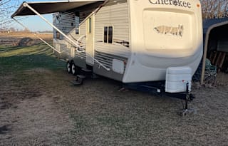 Fully Furnished 32' Camper, Pet Friendly