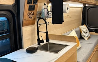 “VANessa” Off-Grid, Pet-Friendly, AC, for 2