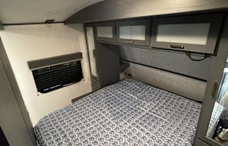 Happy Camper NWF- 2022 Keystone RV Bullet 287QBS