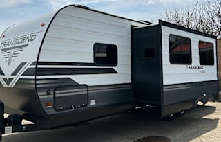 2019 Grand Design Transcend 27BHS
