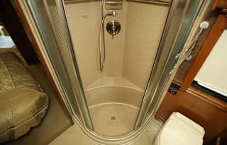 2012 Tiffin Motorhomes Phaeton 40 QBH