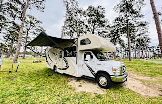 2018 28ft Thor Motor Coach Freedom Elite