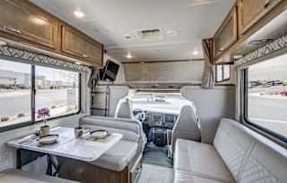 Perfect RV with 125 mi/day for 8 with std license