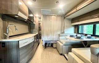 2020 Thor Motor Coach Delano Sprinter 24FB