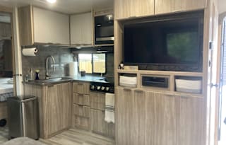 2022 Winnebago Minnie 2301 BHS