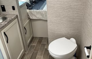 2022 Thor Motor Coach Chateau 31EV