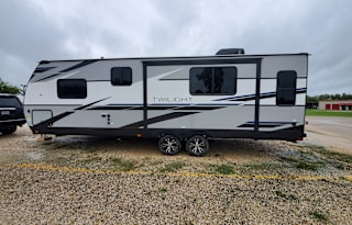 Twilight TWS S2500- Happy Glamper