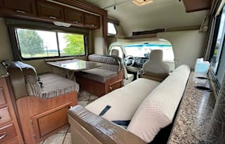 2015 Thor Motor Coach Four Winds 28Z