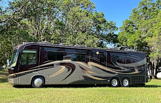 Entegra Luxury Motorcoach with Amenities Galore!