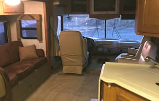 2005 Dolphin Motor Coach Dolphin A