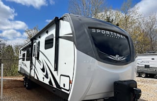 2022 Venture SportTrek HAL685