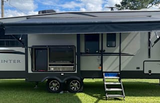 2020 keystone Sprinter 5th wheel (delivery only)