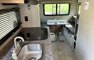 TED the Trailer 2020 Flagstaff E-Pro E19FD