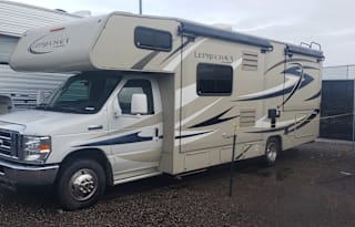 27' Coachmen Leprechaun Class C