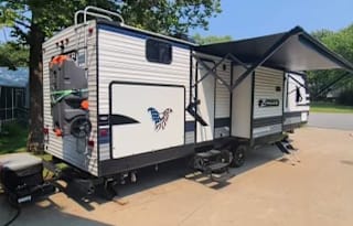 Pet Friendly Bunkhouse Camper Rental